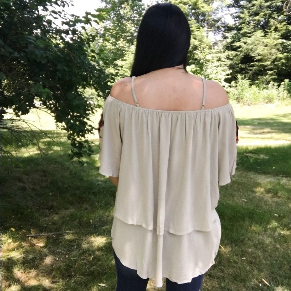 Embroidered Blouse - Picture 3 of 5